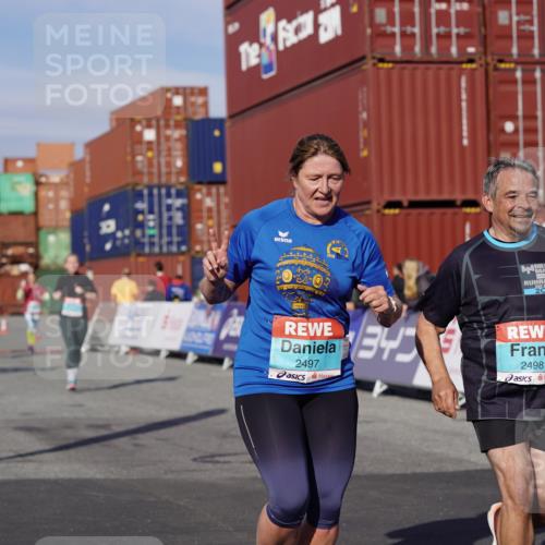 03.10.2025 - Köhlbrandbrückenlauf Michael Burmester http://msf.ph/oto/9026723 03.10.2025 10:30:21 Ziel 2037, 2267, 2342, 2343, 2386, 2497, 2498, 2726, 2727, 3657 meine-sportfotos.de