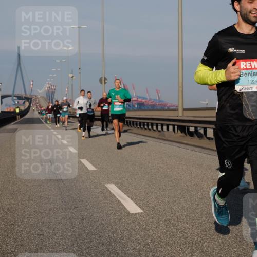 03.10.2025 - Köhlbrandbrückenlauf Fabian Wolf http://msf.ph/oto/9026746 03.10.2025 09:42:48 Position 3 1224, 96 meine-sportfotos.de