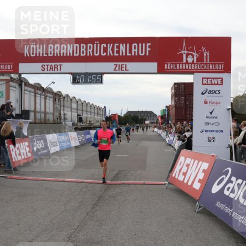 03.10.2025 - Köhlbrandbrückenlauf Julia Fischer http://msf.ph/oto/9026776 03.10.2025 16:01:55 Ziel 7204, 9145, 9192, 9324, 9453 meine-sportfotos.de