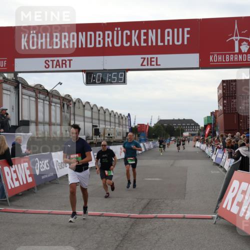 03.10.2025 - Köhlbrandbrückenlauf Julia Fischer http://msf.ph/oto/9026803 03.10.2025 16:02:00 Ziel 7204, 9145, 9192, 9324 meine-sportfotos.de