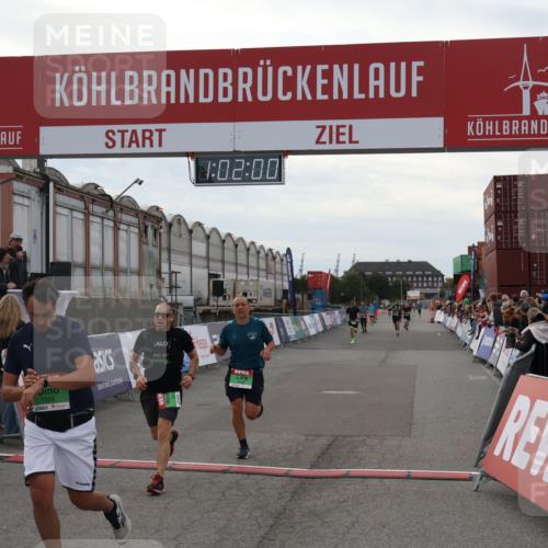 03.10.2025 - Köhlbrandbrückenlauf Julia Fischer http://msf.ph/oto/9026816 03.10.2025 16:02:01 Ziel 7204, 7299, 9145, 9192, 9324 meine-sportfotos.de
