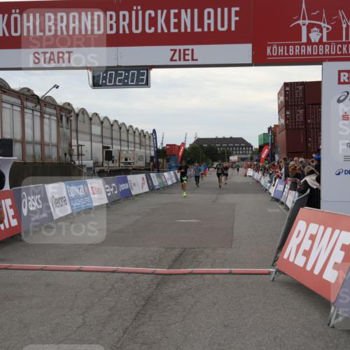 03.10.2025 - Köhlbrandbrückenlauf Julia Fischer http://msf.ph/oto/9026835 03.10.2025 16:02:03 Ziel 7204, 7299, 9145, 9192, 9324 meine-sportfotos.de
