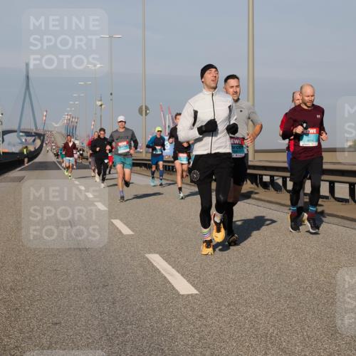 03.10.2025 - Köhlbrandbrückenlauf Fabian Wolf http://msf.ph/oto/9026892 03.10.2025 09:42:53 Position 3 3834 meine-sportfotos.de