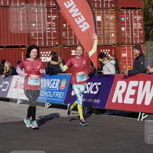 03.10.2025 - Köhlbrandbrückenlauf Michael Burmester http://msf.ph/oto/9026902 03.10.2025 10:30:30 Ziel 2037, 2063, 2342, 2343, 2386, 2441, 2533, 2554, 3129 meine-sportfotos.de
