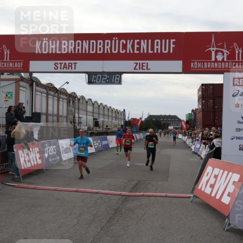 03.10.2025 - Köhlbrandbrückenlauf Julia Fischer http://msf.ph/oto/9026926 03.10.2025 16:02:18 Ziel 7115, 7160, 7171, 8049, 8509, 8988, 9115 meine-sportfotos.de