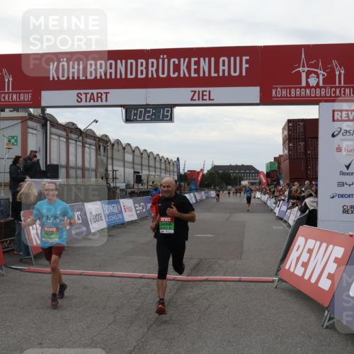 03.10.2025 - Köhlbrandbrückenlauf Julia Fischer http://msf.ph/oto/9026942 03.10.2025 16:02:19 Ziel 7115, 7160, 7171, 8049, 8509, 8988, 9115, 9409 meine-sportfotos.de