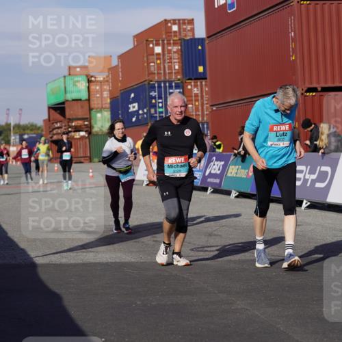03.10.2025 - Köhlbrandbrückenlauf Michael Burmester http://msf.ph/oto/9026956 03.10.2025 10:30:33 Ziel 2037, 2063, 2441, 2533, 2554, 2725, 3129, 3701 meine-sportfotos.de