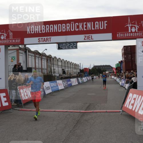 03.10.2025 - Köhlbrandbrückenlauf Julia Fischer http://msf.ph/oto/9026959 03.10.2025 16:02:22 Ziel 7115, 7160, 7171, 8049, 8509, 9115, 9409 meine-sportfotos.de
