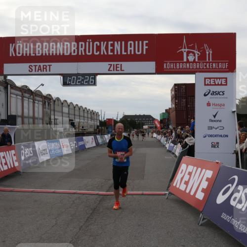 03.10.2025 - Köhlbrandbrückenlauf Julia Fischer http://msf.ph/oto/9026967 03.10.2025 16:02:26 Ziel 7110, 7171, 8049, 8509, 9115, 9409 meine-sportfotos.de
