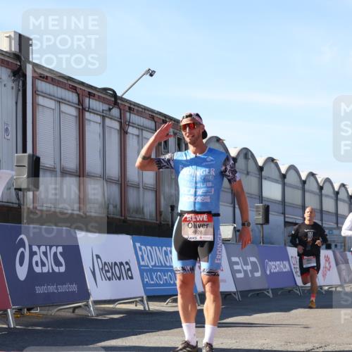 03.10.2025 - Köhlbrandbrückenlauf Luisa Fischer http://msf.ph/oto/9026968 03.10.2025 12:56:22 Ziel 4028, 4050, 4078, 4114, 4123, 4166, 4231, 5957, 6206, 6266, 6489, 6495 meine-sportfotos.de