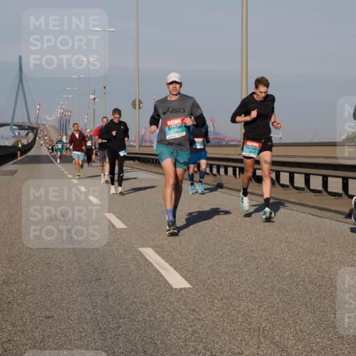 03.10.2025 - Köhlbrandbrückenlauf Fabian Wolf http://msf.ph/oto/9026970 03.10.2025 09:42:55 Position 3 1490, 3531, 763 meine-sportfotos.de