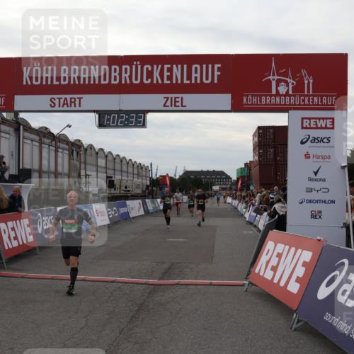 03.10.2025 - Köhlbrandbrückenlauf Julia Fischer http://msf.ph/oto/9026980 03.10.2025 16:02:33 Ziel 7110, 7111, 7219, 7280, 8784, 8786, 9409 meine-sportfotos.de