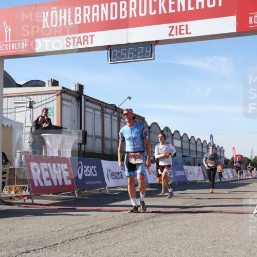 03.10.2025 - Köhlbrandbrückenlauf Luisa Fischer http://msf.ph/oto/9026985 03.10.2025 12:56:23 Ziel 4028, 4050, 4078, 4123, 4166, 4231, 5957, 6206, 6266, 6495 meine-sportfotos.de