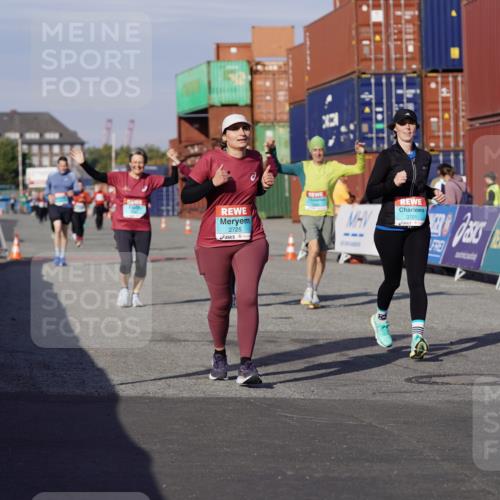 03.10.2025 - Köhlbrandbrückenlauf Michael Burmester http://msf.ph/oto/9026986 03.10.2025 10:30:40 Ziel 1096, 1097, 1098, 2725, 2846, 3701 meine-sportfotos.de