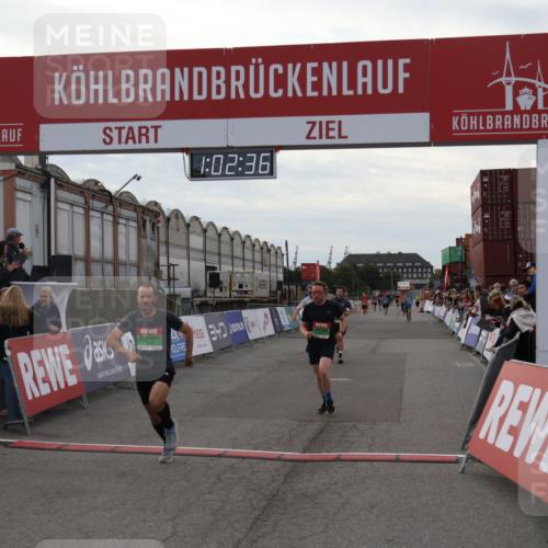 03.10.2025 - Köhlbrandbrückenlauf Julia Fischer http://msf.ph/oto/9026987 03.10.2025 16:02:36 Ziel 7110, 7111, 7219, 7280, 7411, 8784, 8786 meine-sportfotos.de