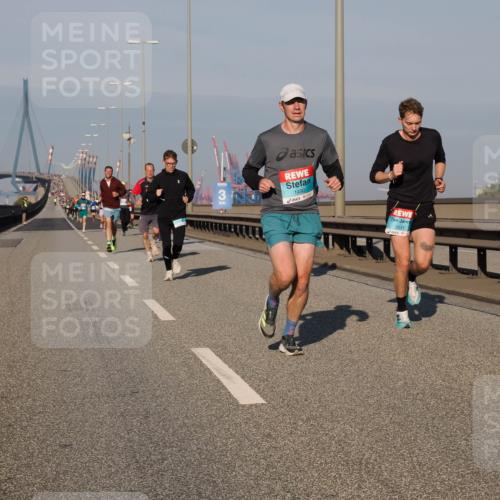 03.10.2025 - Köhlbrandbrückenlauf Fabian Wolf http://msf.ph/oto/9026989 03.10.2025 09:42:56 Position 3 1490, 3531 meine-sportfotos.de
