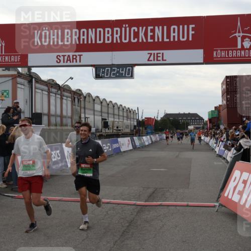 03.10.2025 - Köhlbrandbrückenlauf Julia Fischer http://msf.ph/oto/9027019 03.10.2025 16:02:40 Ziel 7110, 7111, 7219, 7280, 7411, 8784, 8786 meine-sportfotos.de