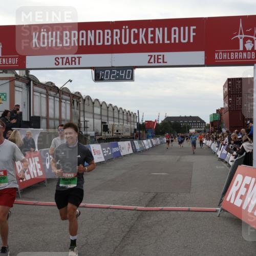 03.10.2025 - Köhlbrandbrückenlauf Julia Fischer http://msf.ph/oto/9027024 03.10.2025 16:02:40 Ziel 7110, 7111, 7219, 7280, 7411, 8784, 8786 meine-sportfotos.de