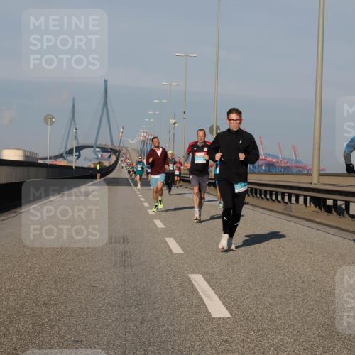03.10.2025 - Köhlbrandbrückenlauf Fabian Wolf http://msf.ph/oto/9027026 03.10.2025 09:42:58 Position 3 1050 meine-sportfotos.de