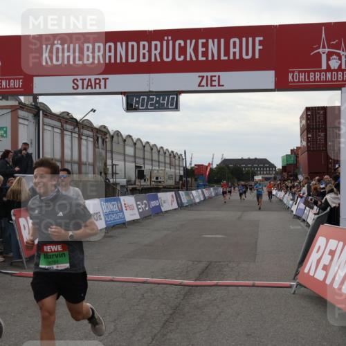 03.10.2025 - Köhlbrandbrückenlauf Julia Fischer http://msf.ph/oto/9027028 03.10.2025 16:02:41 Ziel 7102, 7110, 7111, 7219, 7280, 7411, 8784, 8786 meine-sportfotos.de