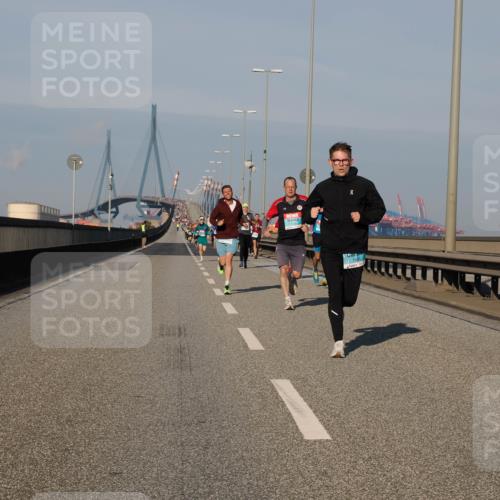 03.10.2025 - Köhlbrandbrückenlauf Fabian Wolf http://msf.ph/oto/9027033 03.10.2025 09:42:58 Position 3 1095, 1050 meine-sportfotos.de