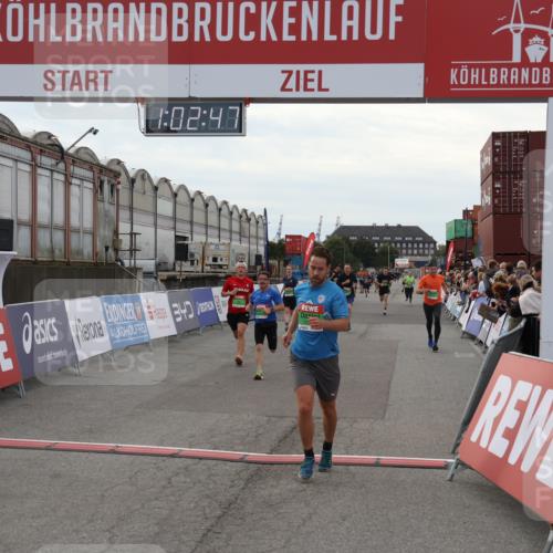 03.10.2025 - Köhlbrandbrückenlauf Julia Fischer http://msf.ph/oto/9027045 03.10.2025 16:02:48 Ziel 7099, 7102, 7180, 7277, 7411, 8048, 8784, 8786, 9511, 9595, 9670 meine-sportfotos.de