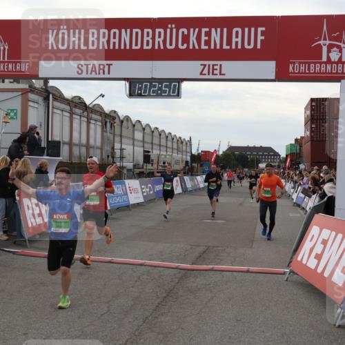 03.10.2025 - Köhlbrandbrückenlauf Julia Fischer http://msf.ph/oto/9027057 03.10.2025 16:02:50 Ziel 7099, 7102, 7180, 7277, 7411, 8048, 9511, 9595, 9670 meine-sportfotos.de