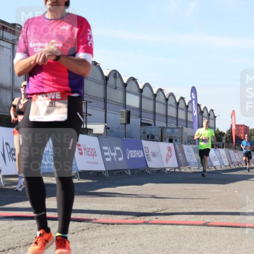 03.10.2025 - Köhlbrandbrückenlauf Luisa Fischer http://msf.ph/oto/9027058 03.10.2025 12:56:33 Ziel 4054, 4096, 4166, 4170, 4231, 4478, 6266, 6408, 6769 meine-sportfotos.de