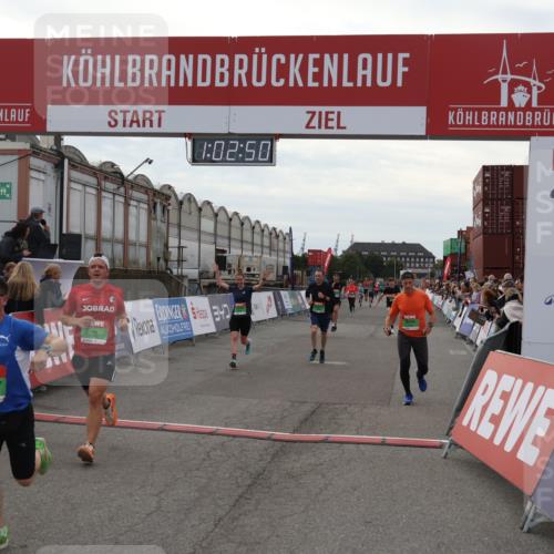 03.10.2025 - Köhlbrandbrückenlauf Julia Fischer http://msf.ph/oto/9027062 03.10.2025 16:02:50 Ziel 7099, 7102, 7180, 7277, 7411, 8048, 9511, 9595, 9670 meine-sportfotos.de
