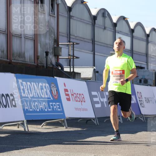 03.10.2025 - Köhlbrandbrückenlauf Luisa Fischer http://msf.ph/oto/9027084 03.10.2025 12:56:35 Ziel 4054, 4096, 4170, 4231, 4478, 5091, 6266, 6408, 6769 meine-sportfotos.de