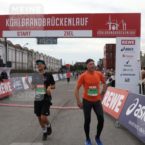03.10.2025 - Köhlbrandbrückenlauf Julia Fischer http://msf.ph/oto/9027090 03.10.2025 16:02:54 Ziel 7099, 7102, 7180, 7277, 7278, 7386, 8048, 9511, 9595, 9670 meine-sportfotos.de