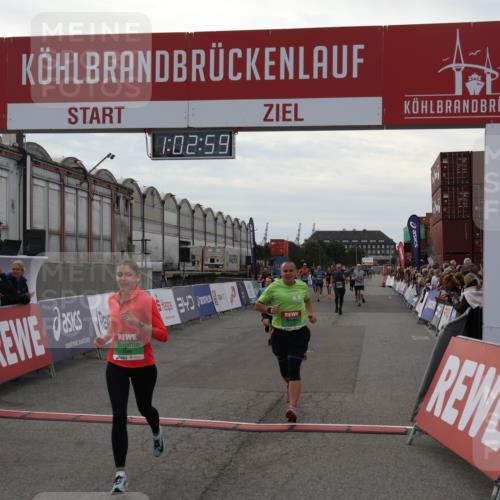 03.10.2025 - Köhlbrandbrückenlauf Julia Fischer http://msf.ph/oto/9027103 03.10.2025 16:02:59 Ziel 7099, 7180, 7277, 7278, 7386, 7673, 7923, 8048, 9023, 9511, 9595, 9619, 9670 meine-sportfotos.de