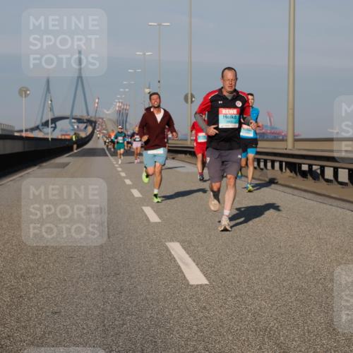 03.10.2025 - Köhlbrandbrückenlauf Fabian Wolf http://msf.ph/oto/9027108 03.10.2025 09:43:00 Position 3 3402 meine-sportfotos.de