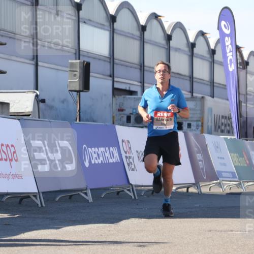 03.10.2025 - Köhlbrandbrückenlauf Luisa Fischer http://msf.ph/oto/9027111 03.10.2025 12:56:37 Ziel 4054, 4096, 4170, 4478, 5091, 6408, 6769 meine-sportfotos.de