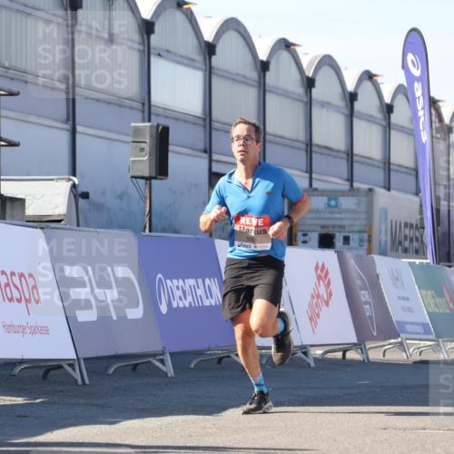 03.10.2025 - Köhlbrandbrückenlauf Luisa Fischer http://msf.ph/oto/9027115 03.10.2025 12:56:38 Ziel 4054, 4096, 4170, 4478, 5091, 6408, 6769 meine-sportfotos.de