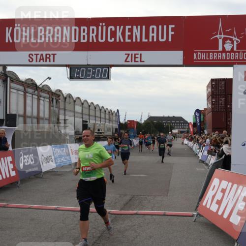 03.10.2025 - Köhlbrandbrückenlauf Julia Fischer http://msf.ph/oto/9027116 03.10.2025 16:03:00 Ziel 7099, 7125, 7180, 7277, 7278, 7386, 7673, 7923, 8048, 9023, 9511, 9619 meine-sportfotos.de