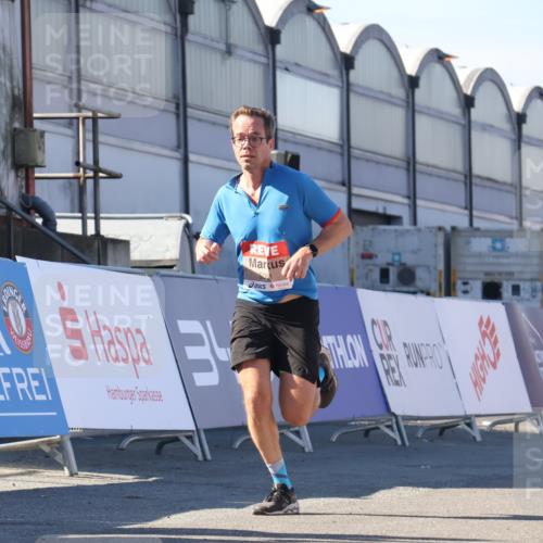 03.10.2025 - Köhlbrandbrückenlauf Luisa Fischer http://msf.ph/oto/9027124 03.10.2025 12:56:38 Ziel 4054, 4096, 4170, 4478, 5091, 6408, 6769 meine-sportfotos.de
