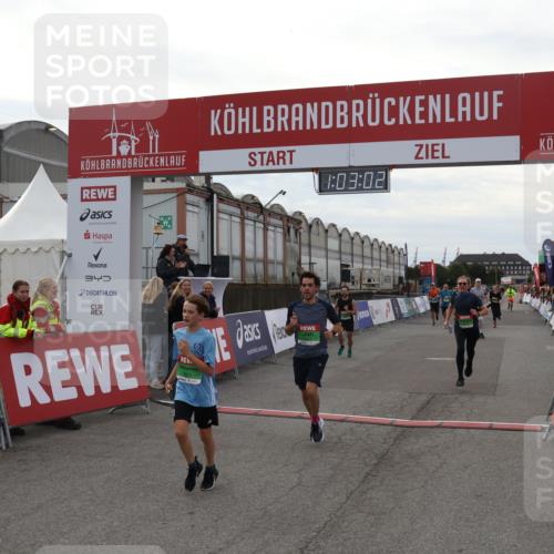 03.10.2025 - Köhlbrandbrückenlauf Julia Fischer http://msf.ph/oto/9027134 03.10.2025 16:03:02 Ziel 7099, 7125, 7277, 7278, 7386, 7673, 7923, 9023, 9294, 9511, 9569, 9570, 9619 meine-sportfotos.de