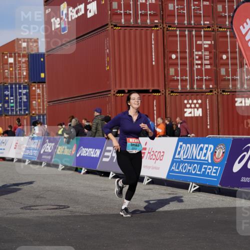 03.10.2025 - Köhlbrandbrückenlauf Michael Burmester http://msf.ph/oto/9027140 03.10.2025 10:30:52 Ziel 2252, 2388, 2536, 2900, 3478, 3479, 3510 meine-sportfotos.de