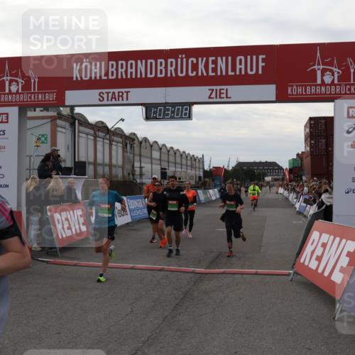 03.10.2025 - Köhlbrandbrückenlauf Julia Fischer http://msf.ph/oto/9027161 03.10.2025 16:03:08 Ziel 7125, 7231, 7265, 7278, 7290, 7300, 7386, 7673, 7923, 8994, 9023, 9294, 9569, 9570, 9619, 9657 meine-sportfotos.de