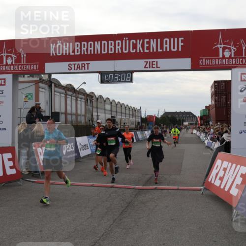 03.10.2025 - Köhlbrandbrückenlauf Julia Fischer http://msf.ph/oto/9027164 03.10.2025 16:03:08 Ziel 7125, 7231, 7265, 7278, 7290, 7300, 7386, 7673, 7923, 8994, 9023, 9294, 9569, 9570, 9619, 9657 meine-sportfotos.de
