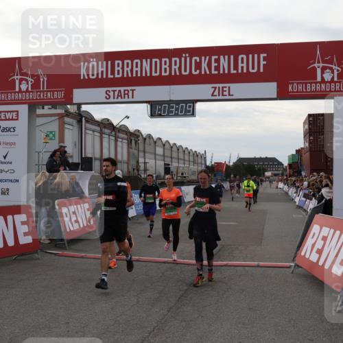 03.10.2025 - Köhlbrandbrückenlauf Julia Fischer http://msf.ph/oto/9027178 03.10.2025 16:03:09 Ziel 7125, 7231, 7265, 7290, 7300, 7673, 7923, 8994, 9023, 9294, 9569, 9570, 9619, 9657 meine-sportfotos.de