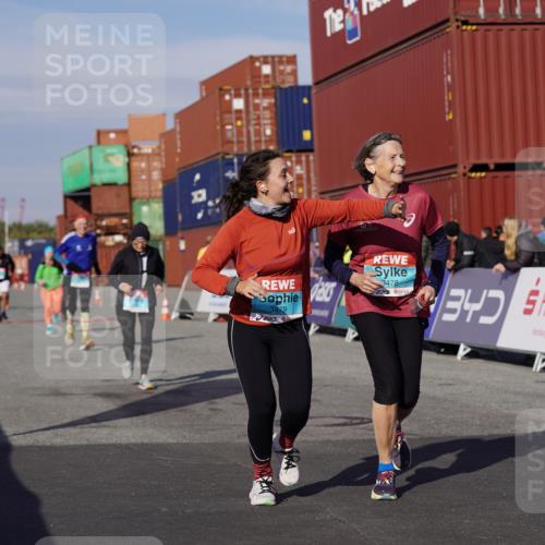 03.10.2025 - Köhlbrandbrückenlauf Michael Burmester http://msf.ph/oto/9027209 03.10.2025 10:30:55 Ziel 2252, 2900, 3478, 3479, 3510, 3664 meine-sportfotos.de