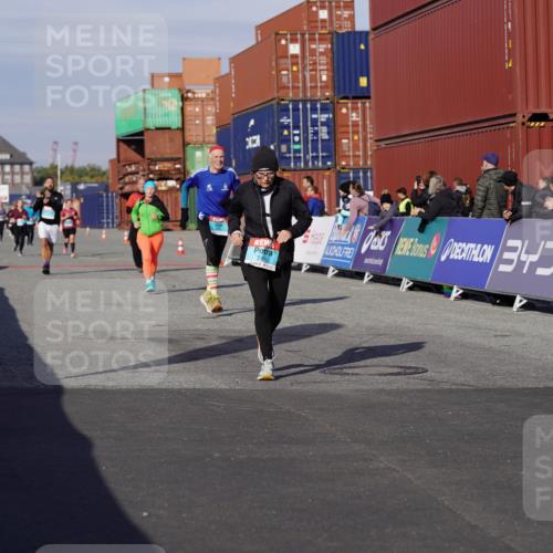 03.10.2025 - Köhlbrandbrückenlauf Michael Burmester http://msf.ph/oto/9027216 03.10.2025 10:30:57 Ziel 1763, 2252, 2468, 2900, 3478, 3479, 3510, 3664 meine-sportfotos.de