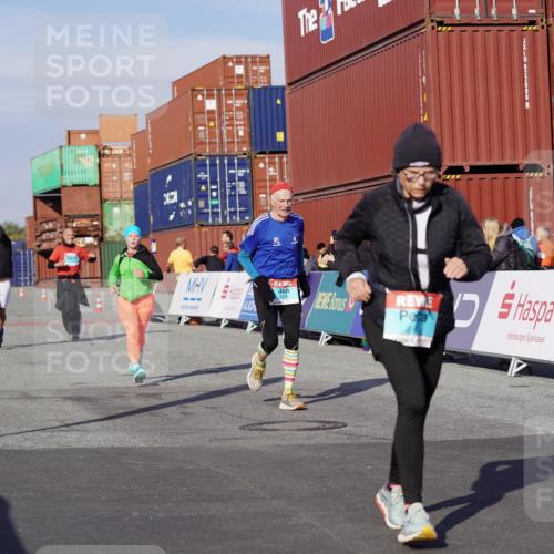 03.10.2025 - Köhlbrandbrückenlauf Michael Burmester http://msf.ph/oto/9027228 03.10.2025 10:30:59 Ziel 1763, 2468, 2900, 3510, 3664 meine-sportfotos.de