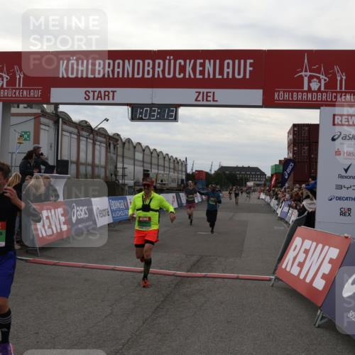 03.10.2025 - Köhlbrandbrückenlauf Julia Fischer http://msf.ph/oto/9027230 03.10.2025 16:03:13 Ziel 7016, 7098, 7125, 7231, 7265, 7290, 7300, 7673, 7721, 8994, 9294, 9569, 9570, 9619, 9657 meine-sportfotos.de