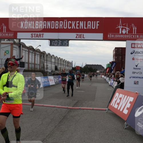 03.10.2025 - Köhlbrandbrückenlauf Julia Fischer http://msf.ph/oto/9027238 03.10.2025 16:03:15 Ziel 7016, 7098, 7125, 7231, 7265, 7290, 7300, 7721, 8994, 9294, 9569, 9570, 9657 meine-sportfotos.de