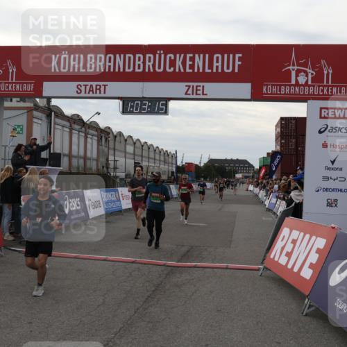 03.10.2025 - Köhlbrandbrückenlauf Julia Fischer http://msf.ph/oto/9027249 03.10.2025 16:03:16 Ziel 7016, 7098, 7125, 7231, 7265, 7290, 7300, 7721, 8994, 9294, 9305, 9569, 9570, 9657 meine-sportfotos.de