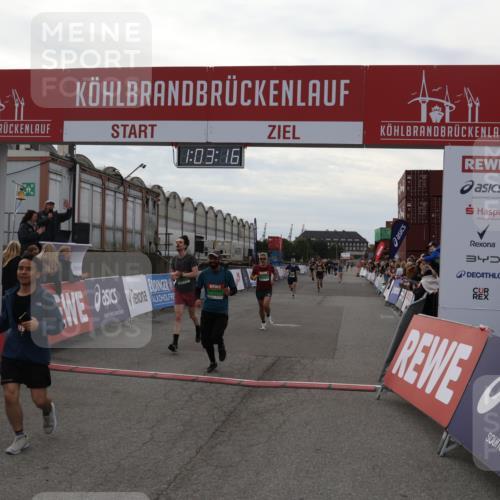 03.10.2025 - Köhlbrandbrückenlauf Julia Fischer http://msf.ph/oto/9027252 03.10.2025 16:03:16 Ziel 7016, 7098, 7125, 7231, 7265, 7290, 7300, 7721, 8994, 9294, 9305, 9569, 9570, 9657 meine-sportfotos.de