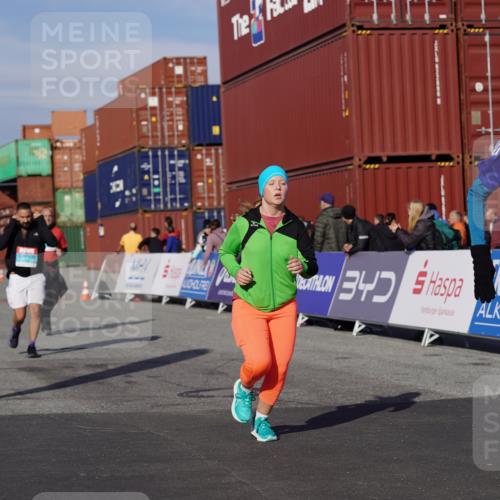 03.10.2025 - Köhlbrandbrückenlauf Michael Burmester http://msf.ph/oto/9027265 03.10.2025 10:31:01 Ziel 1763, 2468, 2900, 3510, 3664 meine-sportfotos.de